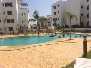 Bazén v ubytování Maha Beach Cabo Negro Duplex 6 person nebo v jeho okolí