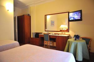 TV a/nebo společenská místnost v ubytování Hotel Benessere Villa Fiorita