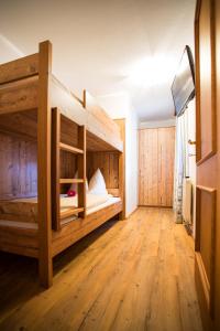 Ένα ή περισσότερα κρεβάτια σε δωμάτιο στο Grafenberg Chalet