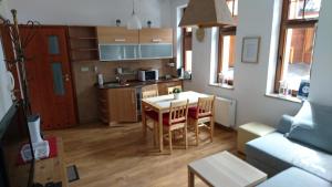 Kuchyňa alebo kuchynka v ubytovaní Apartament Selaz