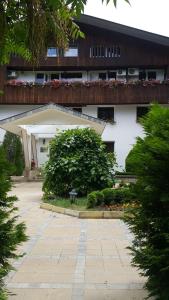 Gallery image of Family hotel Borova Gora in Pirdop