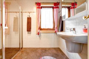 Kúpeľňa v ubytovaní Haus Edelweiss + 27 fotografií