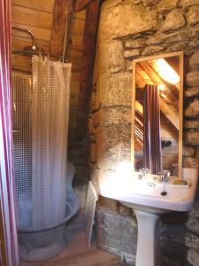Koupelna v ubytování La Borda del Zarrastiecho