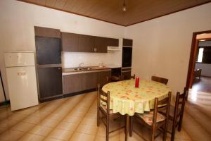 Kuchyň nebo kuchyňský kout v ubytování Apartments Stanko