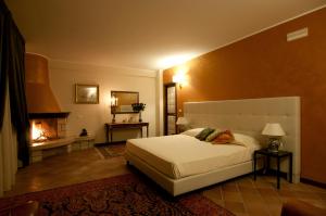 Postel nebo postele na pokoji v ubytování Queen Hotel + 37 fotografií