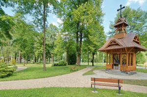 Vonkajšia záhrada v ubytovaní Kúpeľné domčeky - KÚPELE ČERVENÝ KLÁŠTOR Smerdžonka