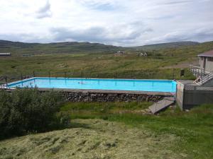 Bazén v ubytování Hótel Laugarhóll with natural hot spring nebo v jeho okolí