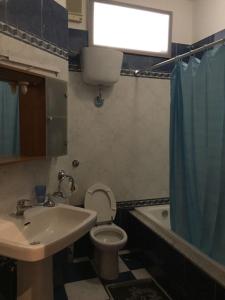 Ein Badezimmer in der Unterkunft B&B Baldari