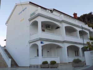 Budova, v ktorej sa apartmán nachádza
