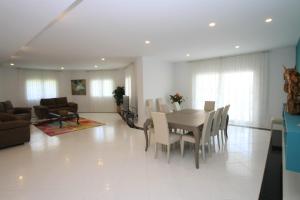 Posezení v ubytování ARENDA Villa Alamo Pino Alto