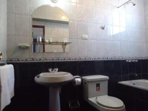 Koupelna v ubytování Hotel T'ika