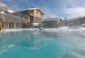 Bazén v ubytování Hotel Fanes nebo v jeho okolí