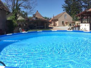 Bazén v ubytování Holiday Home Balatonbereny 2 nebo v jeho okolí