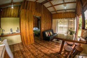Oleskelutila majoituspaikassa Cabañas del Lago