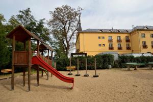 Herní místnost nebo prostor pro děti v ubytování Hotel Větruše