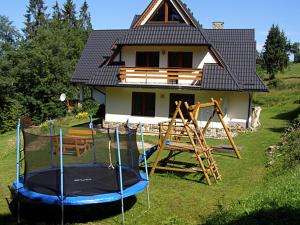 Herní místnost nebo prostor pro děti v ubytování Dom Gościnny Na Skolach