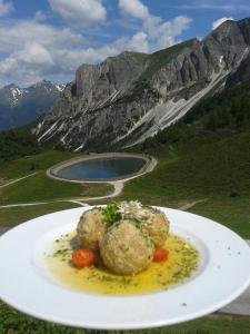 Berggasthaus Edelweisshütte Ladurns