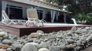 Bazén v ubytování Cahuita Inn nebo v jeho okolí