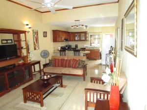 Gallery image of The Residence Portmore Apartments in Portmore