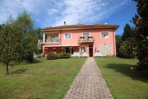 Gallery image of La Rosa Tra I Laghi B&B in Meina
