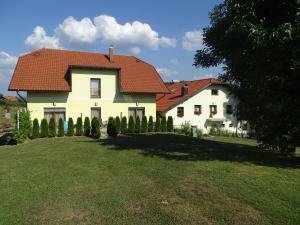 Vrt ispred objekta Guesthouse Mesec Zaplana