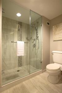 Um banheiro em Universal's Loews Royal Pacific Resort