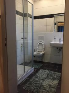Koupelna v ubytování Jujhar's Gästehaus