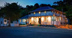 Gallery image of The Old Oak Boutique Hotel in Mangonui