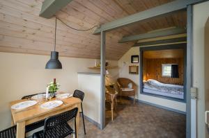 Кровать или кровати в номере Bryrup Camping +89 фотографий