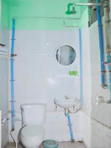 O baie la A.D.1Hotel +37 fotografii