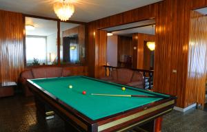 Grand Hotel Europa Rivisondoli Centro biliárdasztala