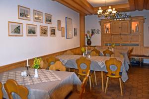 Restaurace v ubytování Hotel Grüner Baum