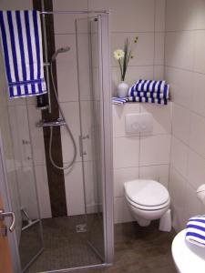 Un baño de Ferienwohnung Sommerwind