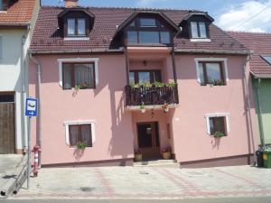 Budova, kde se bed and breakfast nachází
