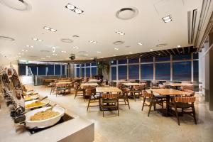 Restaurace v ubytování Hotel Whistlelark Jeju