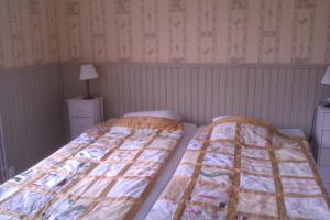 Postel nebo postele na pokoji v ubytování Enångers Bed and Breakfast