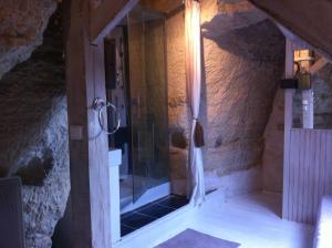 Koupelna v ubytování Troglodyte loft