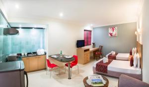Gallery image of The Lotus Apartment hotel, Burkit Road in Chennai