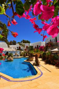 A piscina localizada em Polikandia Hotel ou nos arredores