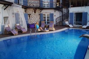 Bazén v ubytování Chigdem Hotel-Special Category nebo v jeho okolí