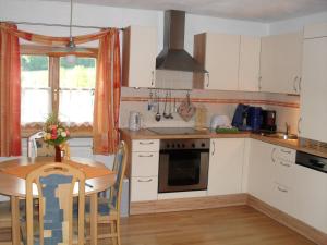 Kuchyň nebo kuchyňský kout v ubytování Ferienhaus Elisabeth