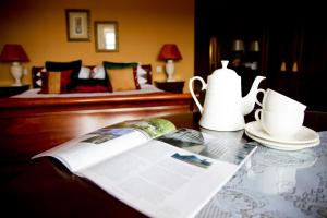 Příslušenství pro přípravu čaje a kávy v ubytování Ardmore Country House