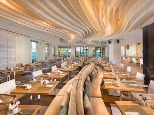 Amàre Beach Hotel Marbella - Adults Only Recommended的休息区