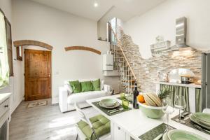 A seating area at Dreamy Guelfa by Mmega