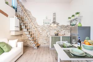 A kitchen or kitchenette at Dreamy Guelfa by Mmega