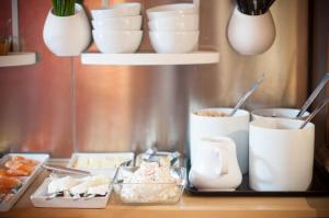 Jedlo v ubytovaní bed & breakfast alebo blízkom okolí