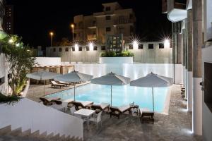Piscina di Seven Suite B&B o nelle vicinanze