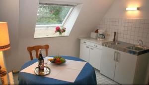 Landhaus Weilertalにあるキッチンまたは簡易キッチン