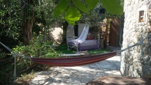 Gallery image of Musician's Round House & Castello in Vátos +20 photos