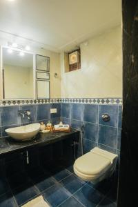 Koupelna v ubytování Casa Menezes - A Heritage Goan Homestay